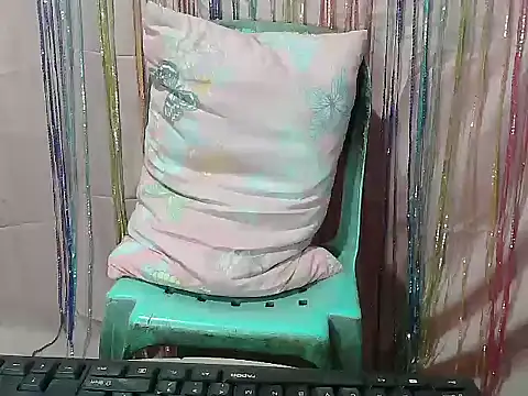 HotCreamyPussy4u online show from January 16, 2026, 6:28 am