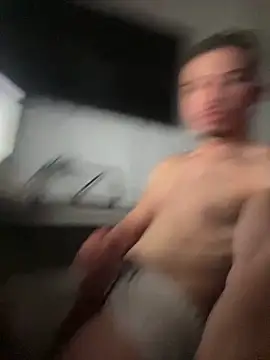 cruzx  online show from December 5, 2025, 1:52 pm