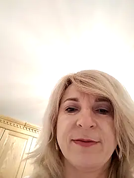 AhlyssaLove1155 online show from March 9, 2026, 4:49 am