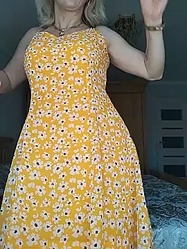 AhlyssaLove1155 online show from June 21, 2026, 9:23 am