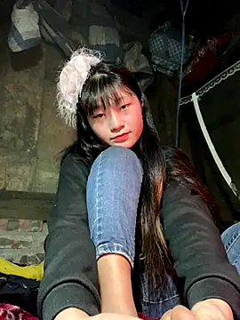 Snapshot of hinata-xx chatting on January 6, 2026, 6:17 am hinata-xx online show from January 6, 2026, 6:17 am