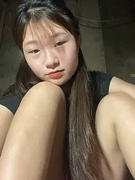 hinata-xx online show from April 18, 2026, 3:54 am