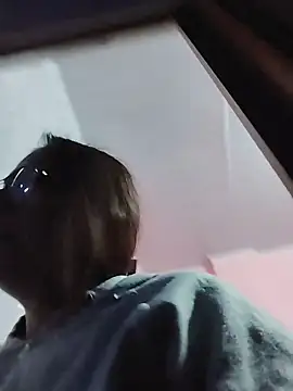 Snapshot of Susana_Rojas chatting on February 25, 2026, 1:37 am Susana Rojas online show from February 25, 2026, 1:37 am