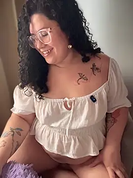 VanesssaMilf  online show from December 15, 2025, 4:33 pm