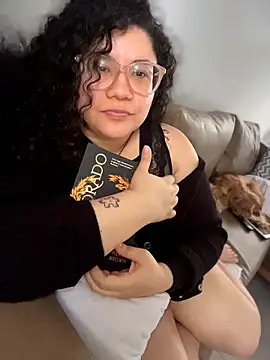 Snapshot of VanesssaMilf_ chatting on February 17, 2026, 12:34 pm VanesssaMilf online show from February 17, 2026, 12:34 pm