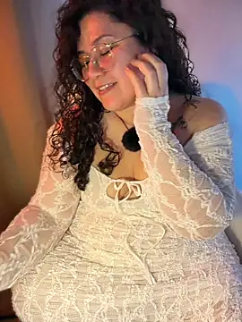Snapshot of VanesssaMilf_ chatting on June 6, 2026, 2:16 am VanesssaMilf online show from June 6, 2026, 2:16 am