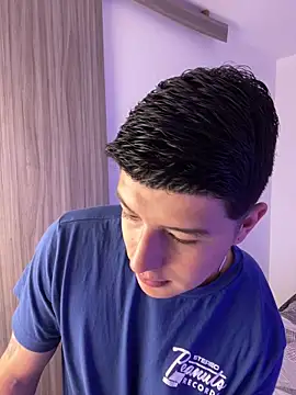 Goldenknight33 online show from December 20, 2025, 2:02 pm