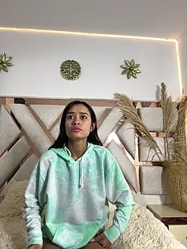 Zoey dim online show from December 20, 2025, 8:38 pm