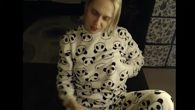 Sweet Shugar 4Daddy online show from December 22, 2025, 8:17 pm