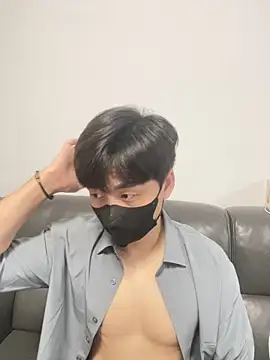 Snapshot of kimze7 chatting on December 18, 2025, 2:56 pm kimze7 online show from December 18, 2025, 2:56 pm