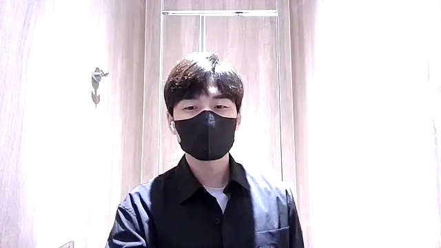 Snapshot of kimze7 chatting on January 13, 2026, 7:02 am kimze7 online show from January 13, 2026, 7:02 am