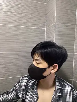 kimze7 online show from April 9, 2026, 10:26 pm