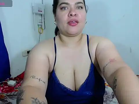 NinaFuentes2X online show from August 7, 2026, 3:52 am