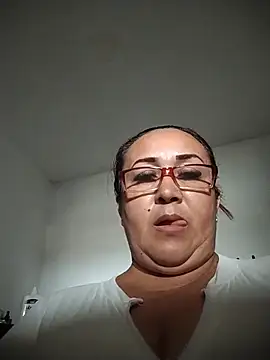 Nini Love  online show from April 6, 2026, 11:49 pm