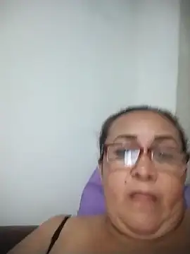 Nini Love  online show from April 25, 2026, 4:26 am