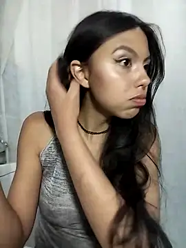 Snapshot of Princess_elia chatting on April 23, 2026, 9:28 pm Princess elia online show from April 23, 2026, 9:28 pm