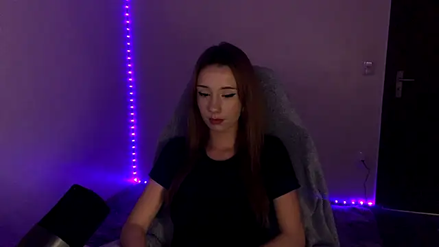 ellienymph online show from January 6, 2026, 3:43 am