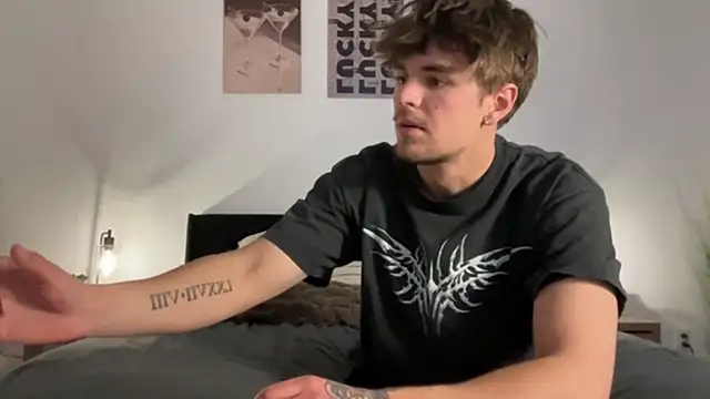 KiraSkys online show from March 8, 2026, 11:08 pm