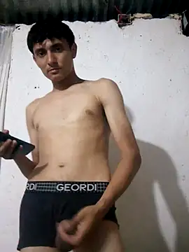 maikel23grande online show from December 17, 2025, 4:51 am