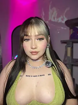 Daniela ruizz online show from April 16, 2026, 11:40 pm