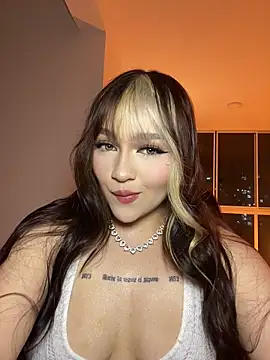 Snapshot of Daniela_ruizz chatting on July 10, 2026, 1:21 am Daniela ruizz online show from July 10, 2026, 1:21 am