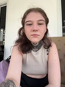 FionaMurr online show from December 18, 2025, 2:06 am