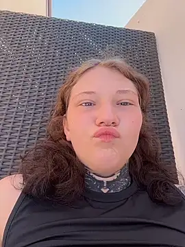 FionaMurr online show from December 23, 2025, 2:09 am