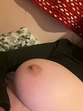 Snapshot of hollyxxx12 chatting on March 11, 2026, 8:59 pm hollyxxx12 online show from March 11, 2026, 8:59 pm