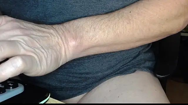 oldmann08 online show from January 9, 2026, 8:43 pm