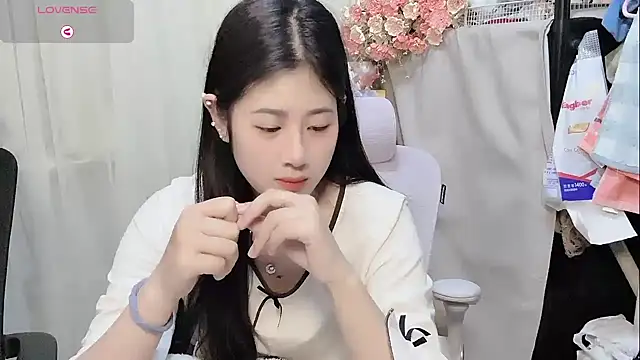 Yvonne-07 online show from March 17, 2026, 12:08 pm