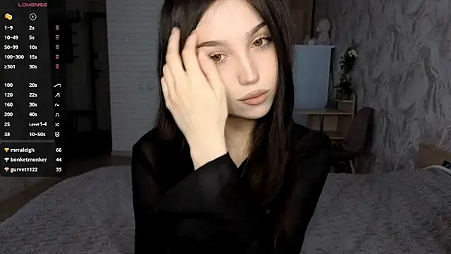 Qwami Amie online show from May 16, 2026, 6:43 am