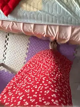 qwe522522 online show from April 18, 2026, 4:05 am