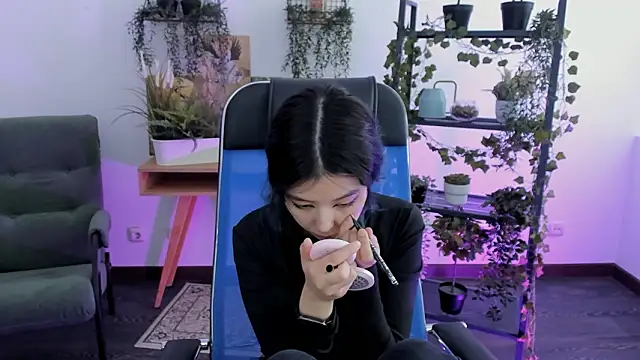 SirenMystiq online show from March 9, 2026, 7:23 am