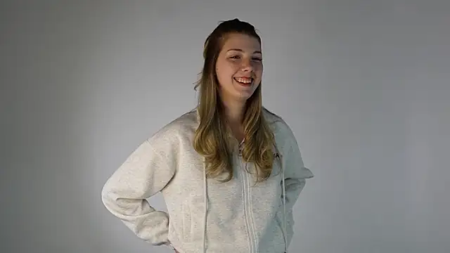 Snapshot of LumiaSolstice chatting on March 15, 2026, 2:45 pm LumiaSolstice online show from March 15, 2026, 2:45 pm