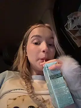 -teenytiny- online show from December 13, 2025, 7:53 pm