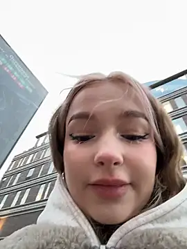 -teenytiny- online show from December 18, 2025, 12:55 pm