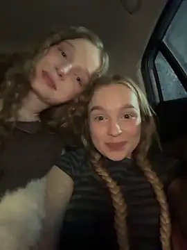 -teenytiny- online show from February 15, 2026, 3:53 pm