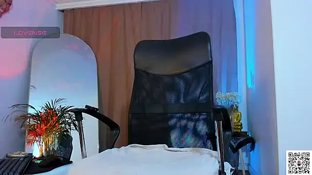  YOURHERO online show from April 15, 2026, 11:05 pm