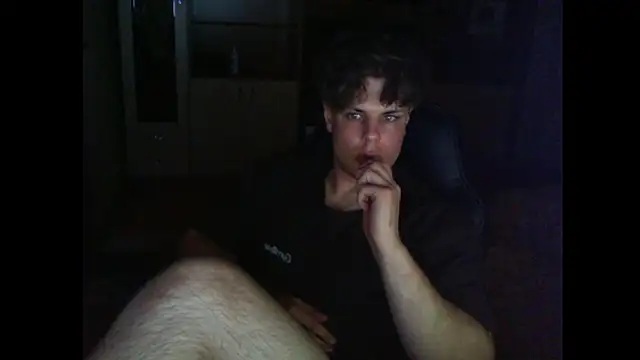Snapshot of GymGuy0505 chatting on May 29, 2026, 9:35 pm GymGuy0505 online show from May 29, 2026, 9:35 pm