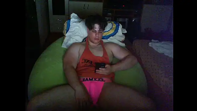 Snapshot of GymGuy0505 chatting on June 1, 2026, 7:37 pm GymGuy0505 online show from June 1, 2026, 7:37 pm