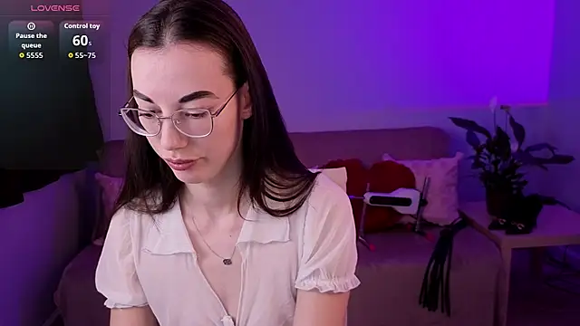 Snapshot of EmmaJacson chatting on February 16, 2026, 5:20 pm EmmaJacson online show from February 16, 2026, 5:20 pm