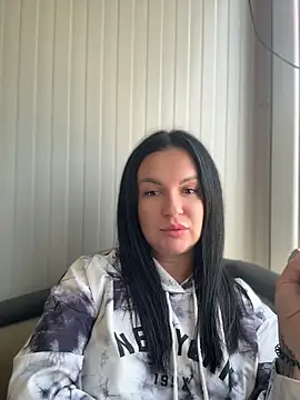 MeganBlueq online show from April 13, 2026, 10:54 am