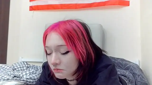 Shine Luna online show from February 19, 2026, 8:05 pm