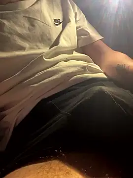 Andrebaby online show from January 12, 2026, 11:43 pm