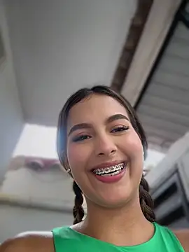 Snapshot of Valeria-escobar chatting on June 27, 2026, 12:22 pm Valeria-escobar online show from June 27, 2026, 12:22 pm