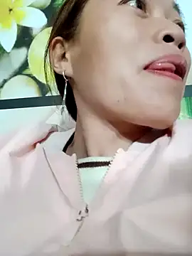 little-effy online show from December 14, 2025, 11:26 am