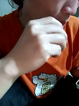 little-effy online show from April 6, 2026, 1:23 pm