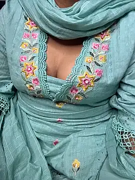 butterflyslay online show from February 21, 2026, 2:12 am