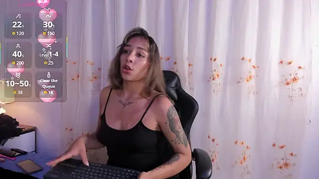 Snapshot of amber__moon_ chatting on January 5, 2026, 5:27 pm amber moon online show from January 5, 2026, 5:27 pm