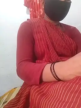 Snapshot of Aaisha_01 chatting on February 1, 2026, 7:18 am Aaisha 01 online show from February 1, 2026, 7:18 am